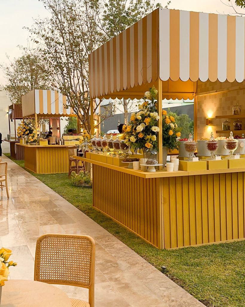 Decoración de bodas en amarillo coctel