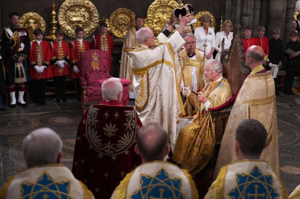 Plano general del Rey Carlos III en su coronación por el arzobispo Justin Welby