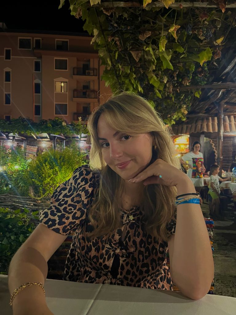 Anouk Deschamps ha fallecido a los 21 años tras más de un año luchando contra un cáncer poco frecuente y especialmente agresivo
