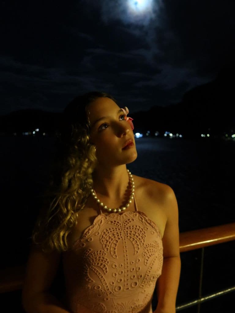 Mia Rubín Legarreta presumió el collar de perlas que le regaló su novio