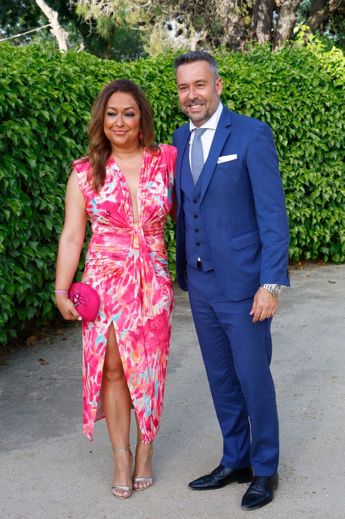 Kike Calleja y Raquel Abad llegan a la fiesta de la Primera Comunión del hijo de Juan Peña y Sonia González a 30 de Mayo de 2025 en Madrid (España)