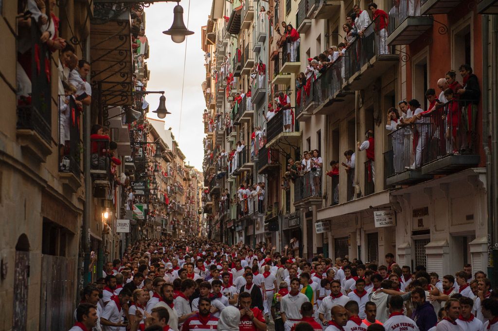 La curva de Mercaderes o la calle Estafeta son algunos de los puntos más cotizados para ver los encierros en Pamplona