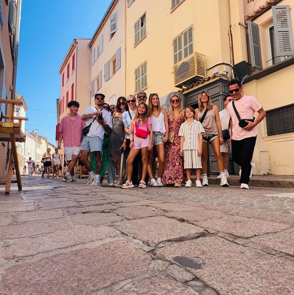 Los Montaner al completo en Saint-Tropez, Francia en sus vacaciones de verano.