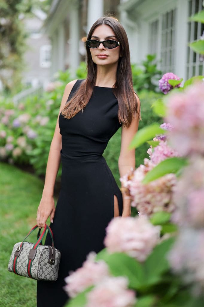 Emily Ratajkowski en Los Hamptons en la presentación de la nueva campaña de Gucci