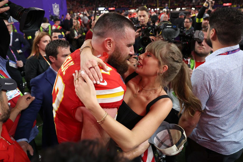 Taylor Swift celebrando las victorias de Travis Kelce con los Kansas City Chiefs