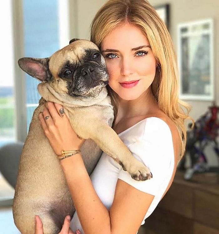 Chiara Ferragni y su perrita Matilda 
