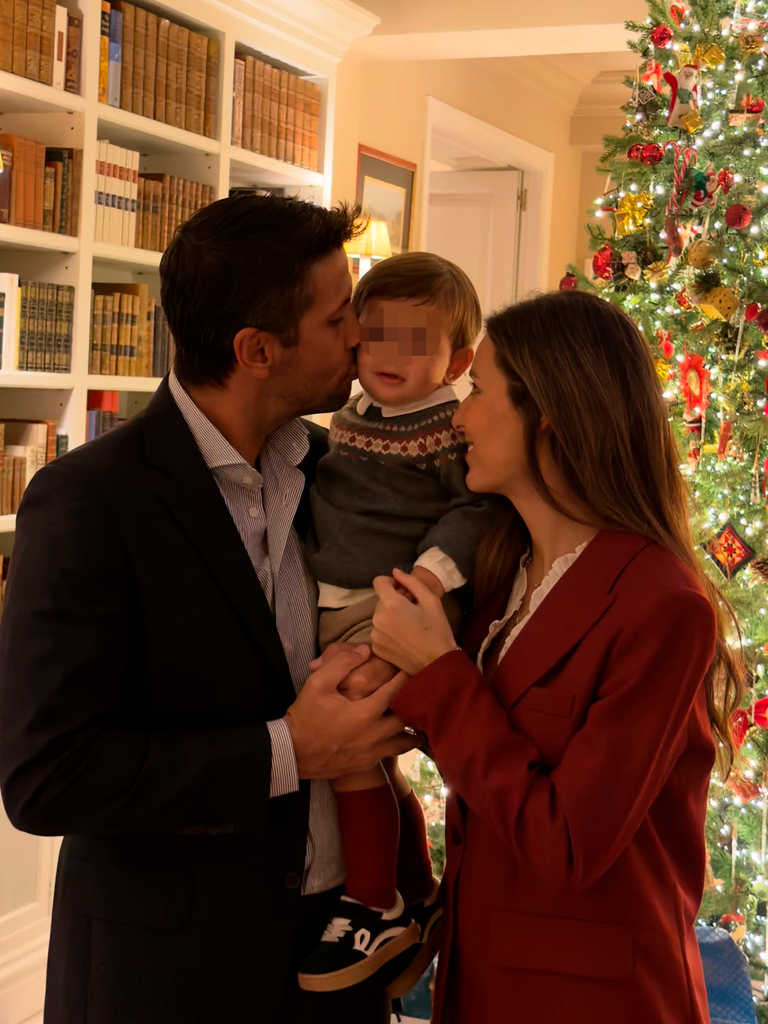 Ana Boyer y Fernando Verdasco con Martín, su tercer hijo