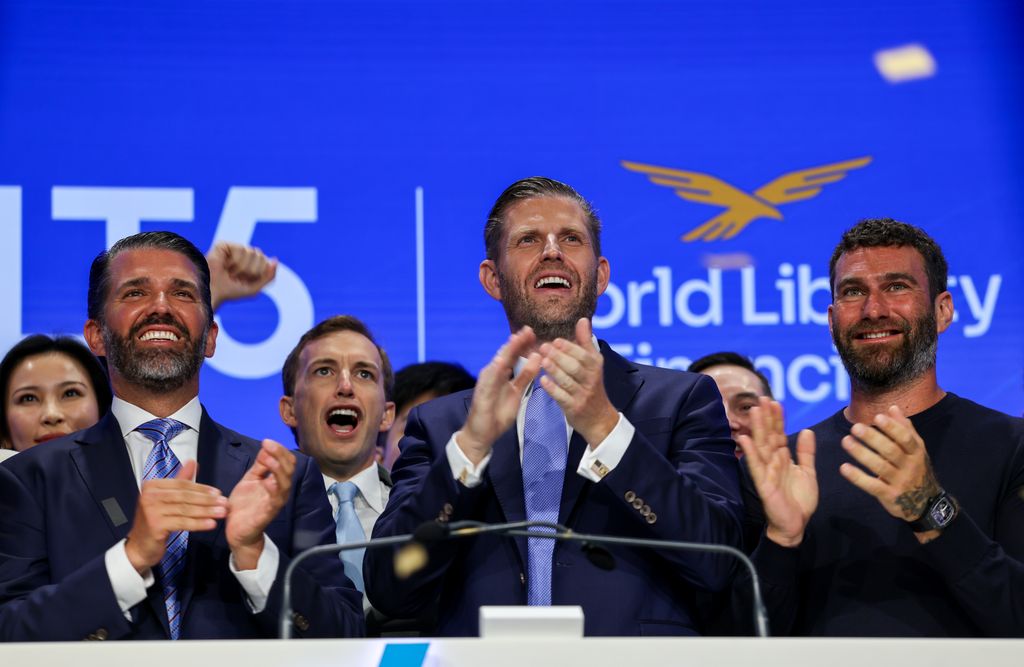 Eric Trump, junto a su hermano Donald Trump Jr. y los cofundadores de World Liberty Financial