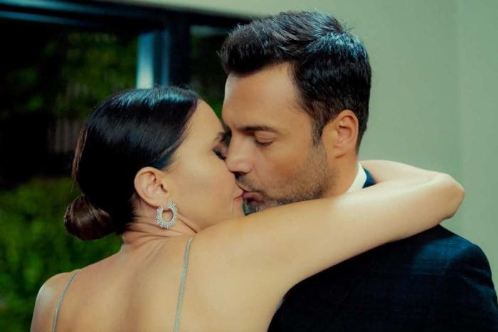 Descubre al actor turco Barış Kılıç, que da vida al nuevo personaje de 'Pecado original' 