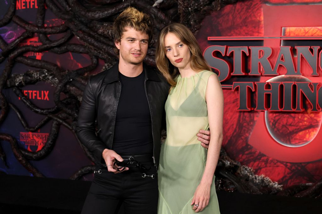 Maya comparte su pasión por la música con Joe Keery, conocido musicalmente como DJO