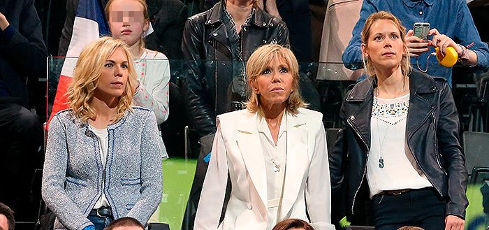 Laurence y Tiphaine Auzière con su madre