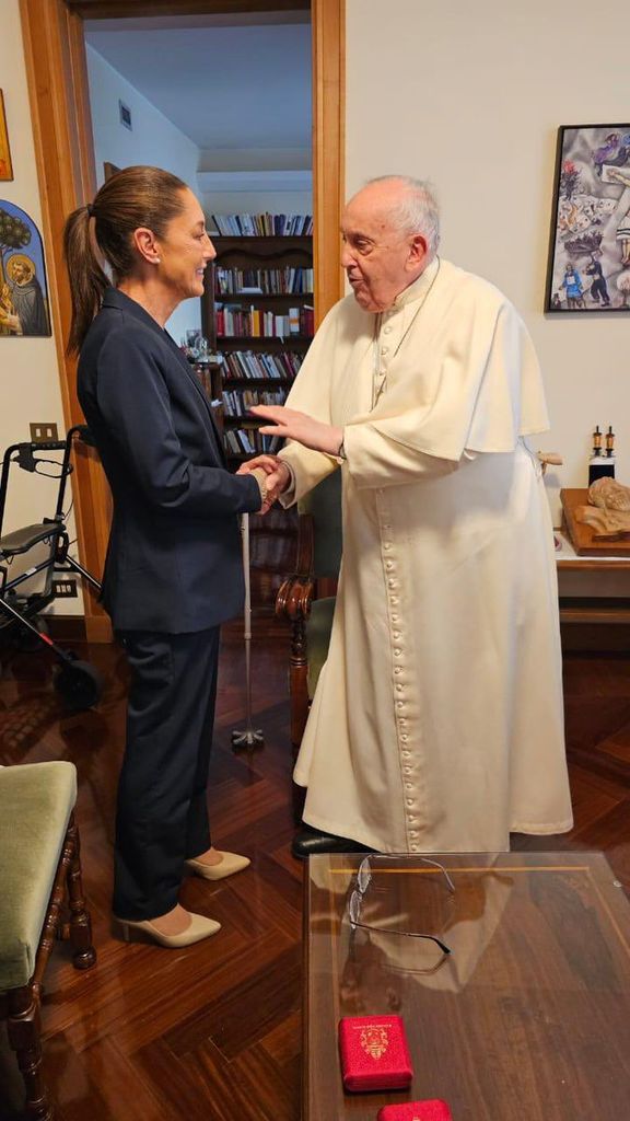 Claudia Sheinbaum con el Papa Francisco
