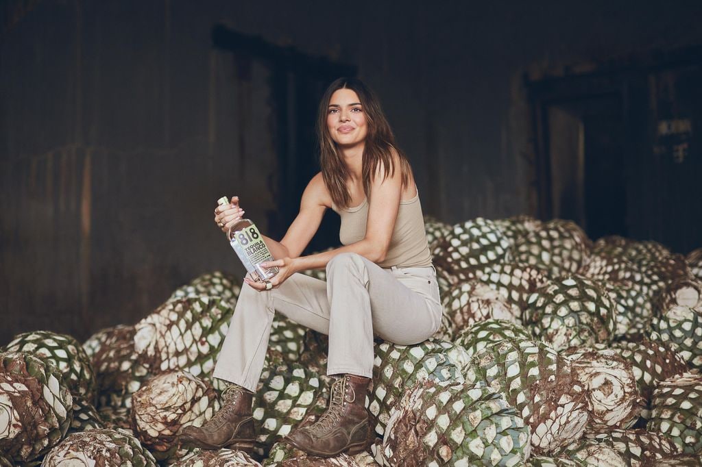 La modelo y empresaria Kendall Jenner lanzó 818 Tequila en 2021