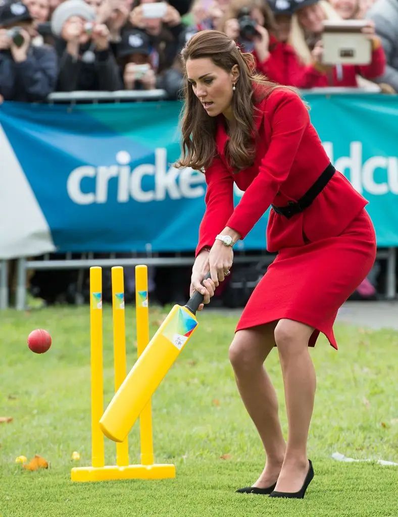 La princesa de Gales, en 2014, jugando al críquet
