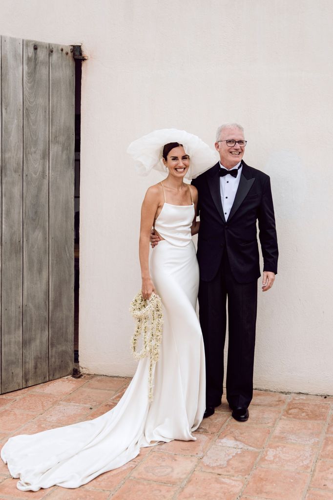 Gala González vestido de novia Sybilla