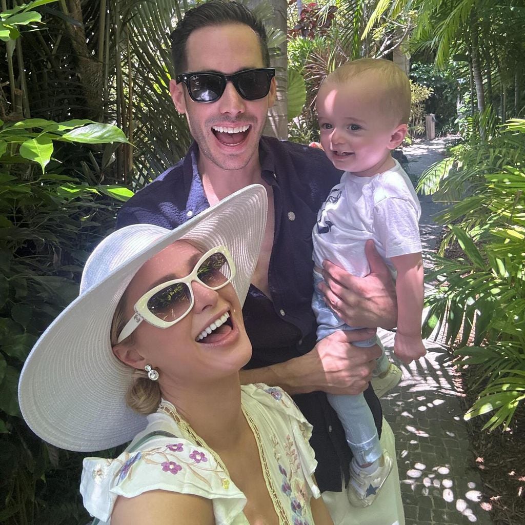 paris hilton y su hijo phoenix