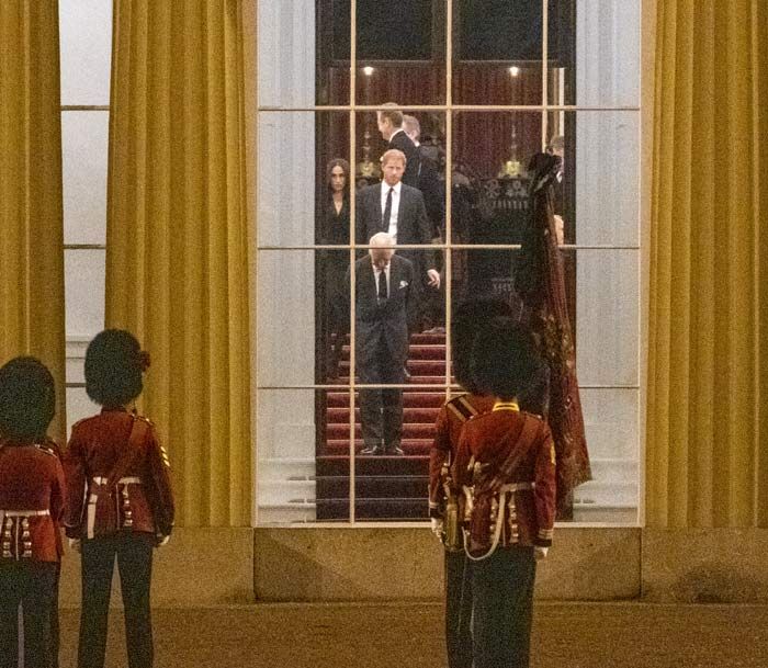 Harry y Meghan en Buckingham