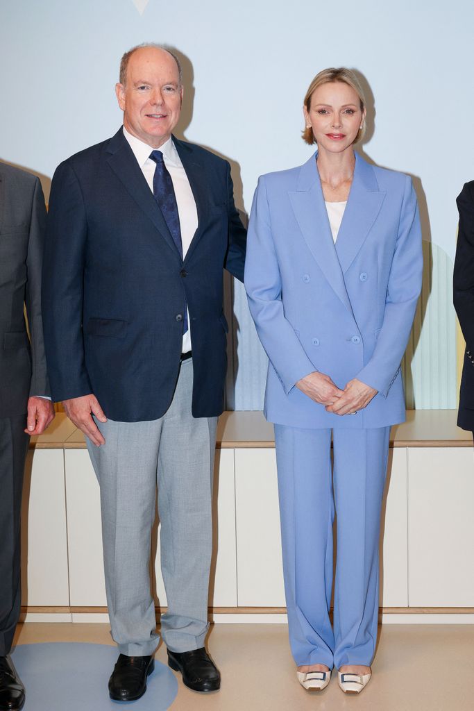 Charlene de Mónaco, junto al príncipe Alberto, en la inauguración de una guardería