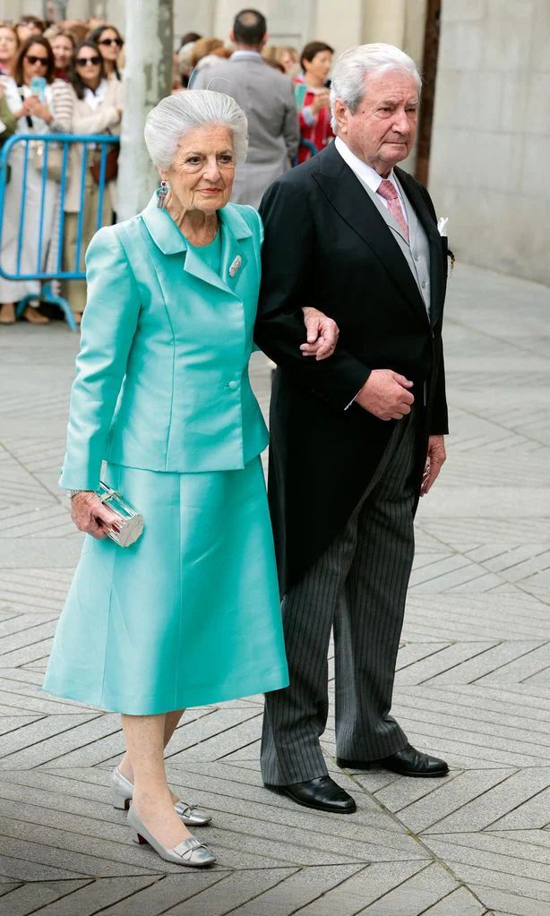 Sobre estas líneas, Teresa de Borbón-Dos Sicilias y su marido, Íñigo Moreno de Arteaga, abuelos maternos de la novia.
