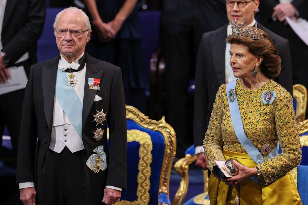 Carlos Gustavo XVI y Silvia de Suecia en la ceremonia de entrega de los Premios Nobel 2025