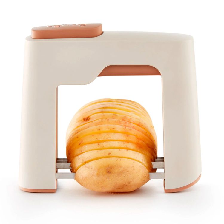 Existen gadgets especialmente pensados para hacer estas patatas.