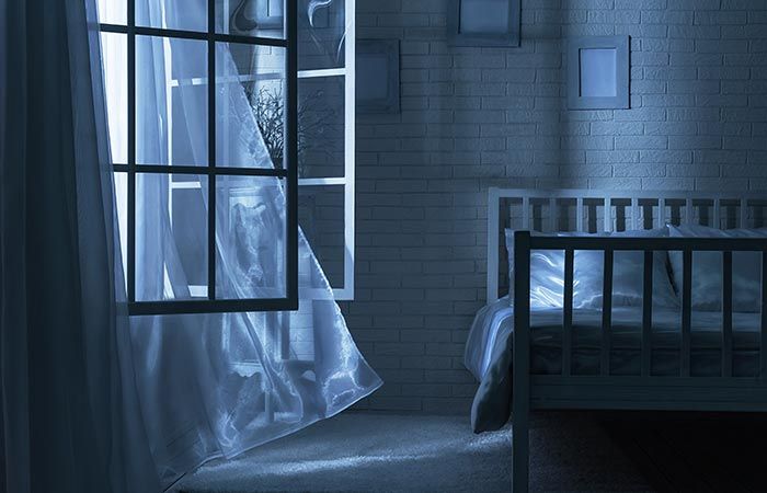 Refrescar las sábanas y las cortinas combate el calor de casa 