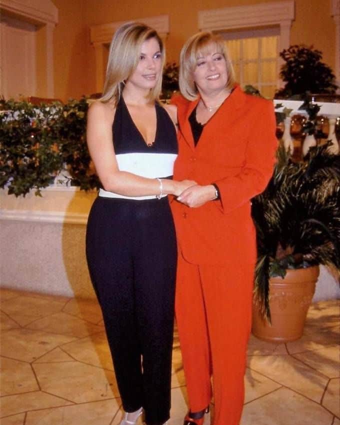 Madre e hija en una foto subida por Terelu Campos a su perfil