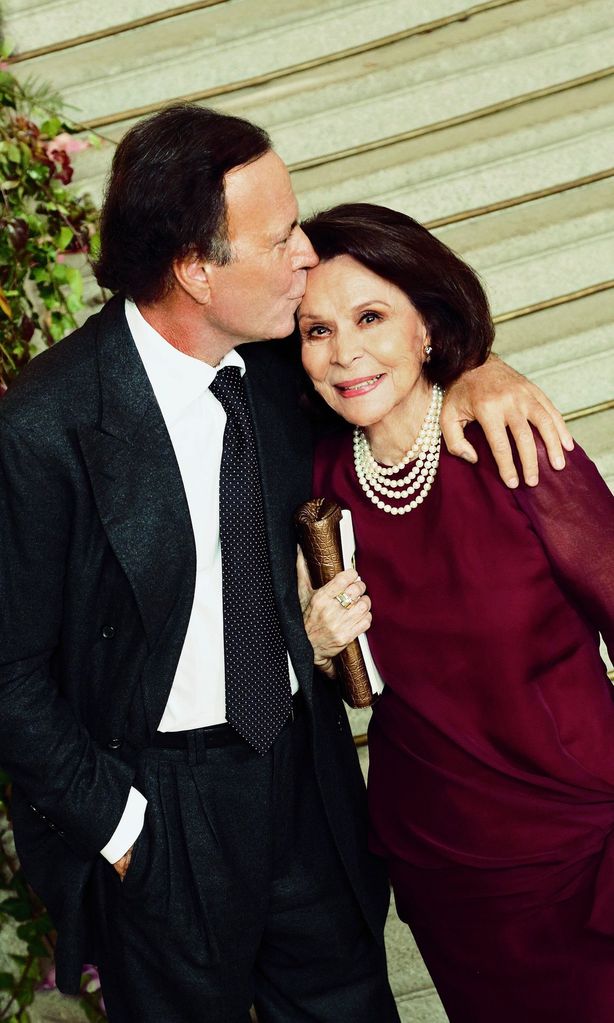 HOLA4022.Adiós a Beatriz Arrastia, madre Isabel Preysler.