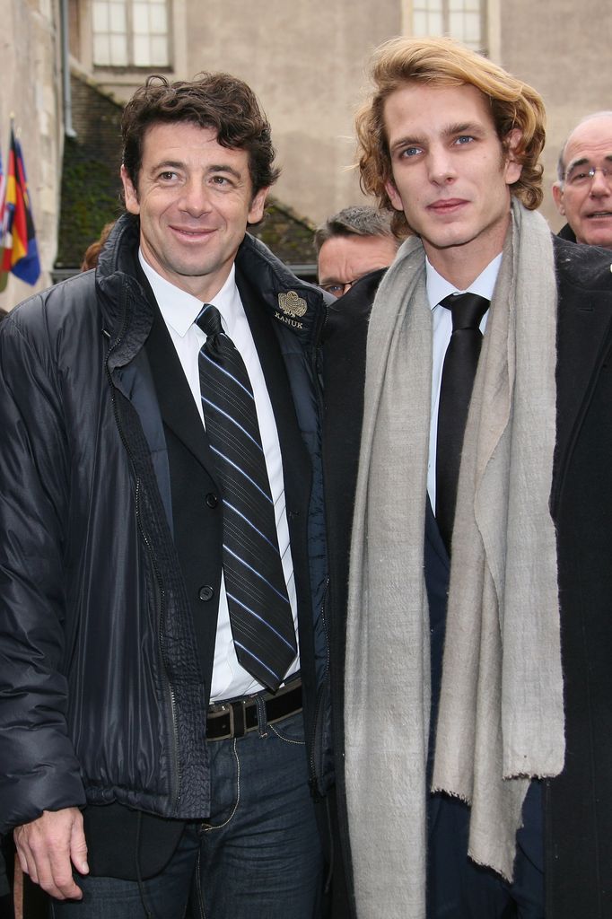 El cantante francés posa con Andrea Casiraghi en la subasta anual de los Hospices de Beaune celebrada en Borgoña en 2009