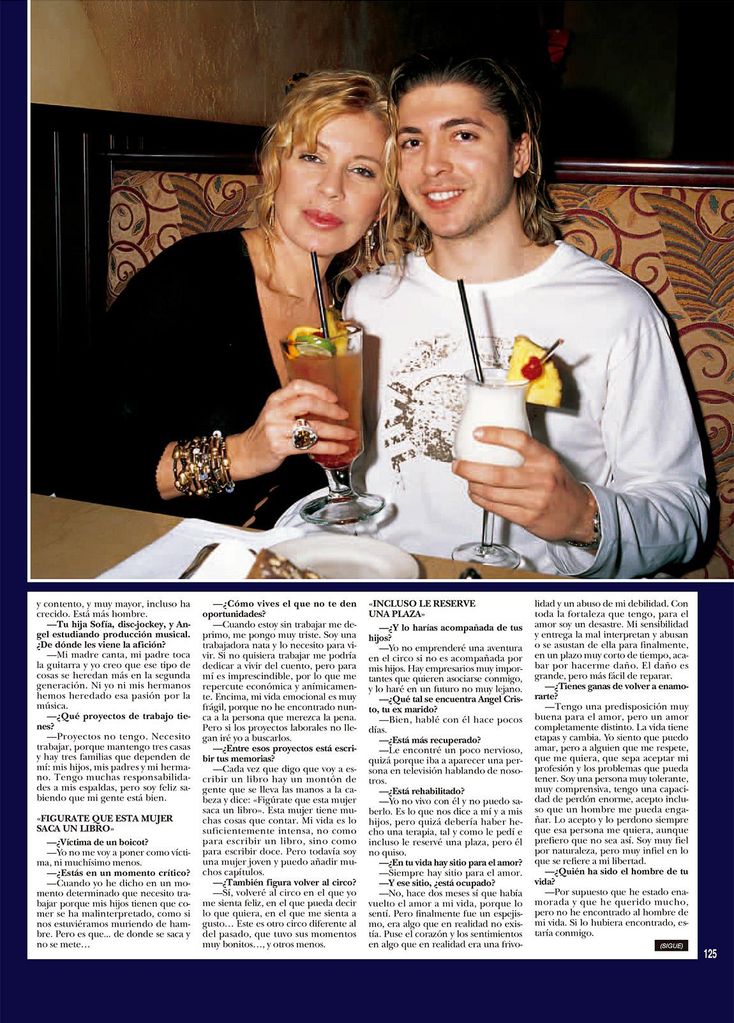 Bárbara Rey y su hijo HOLA