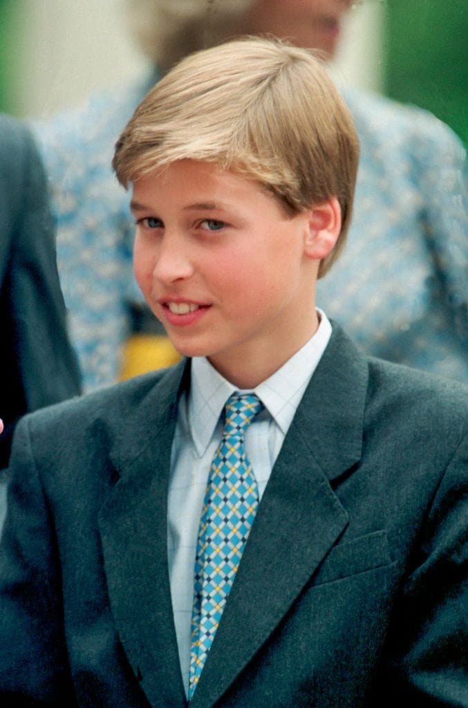 El príncipe William en Clarence House durante la celebración del cumpleaños 94 de la madre de la reina Isabel, en agosto de 1994, en Londres. 