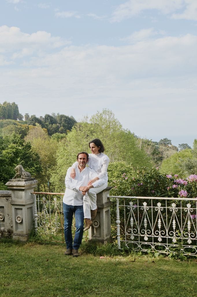 Elena Olay y Beltrán Pedregal, artífices del mercado de las Flores de Fonte Baxa en Luarca
