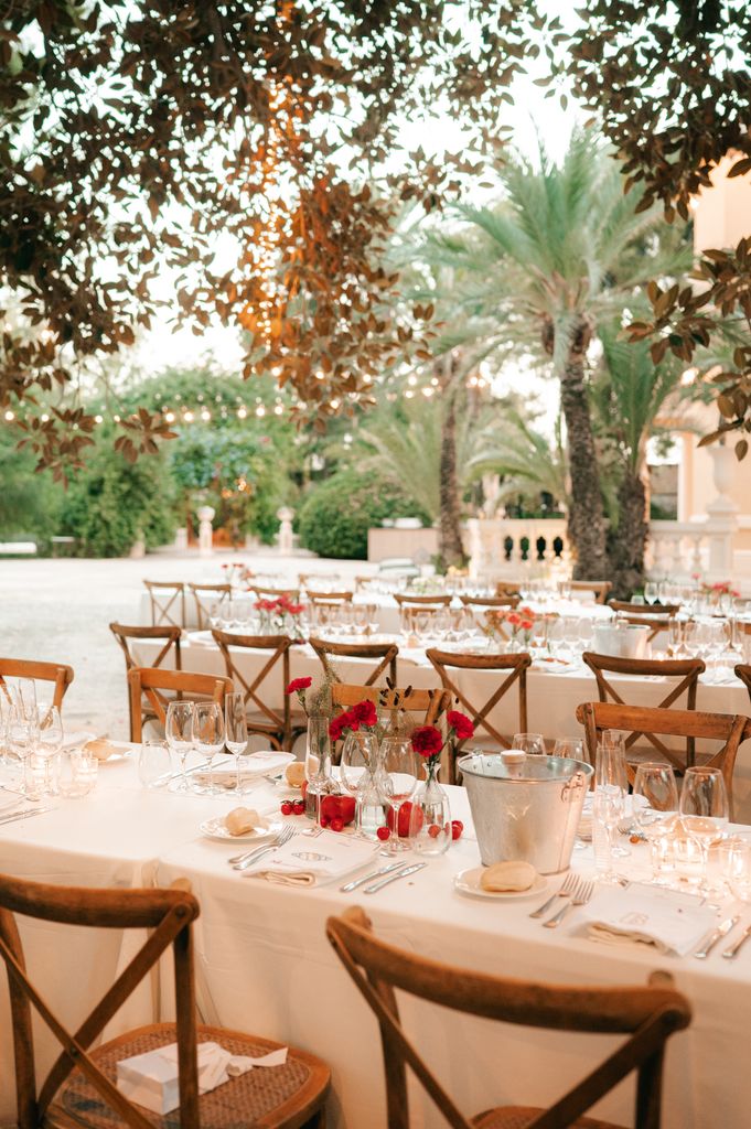 Decoración de mesas imperiales de boda de verano