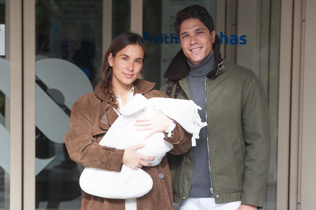 La pareja anunció la buena nueva el sábado por la noche en sus redes sociales 