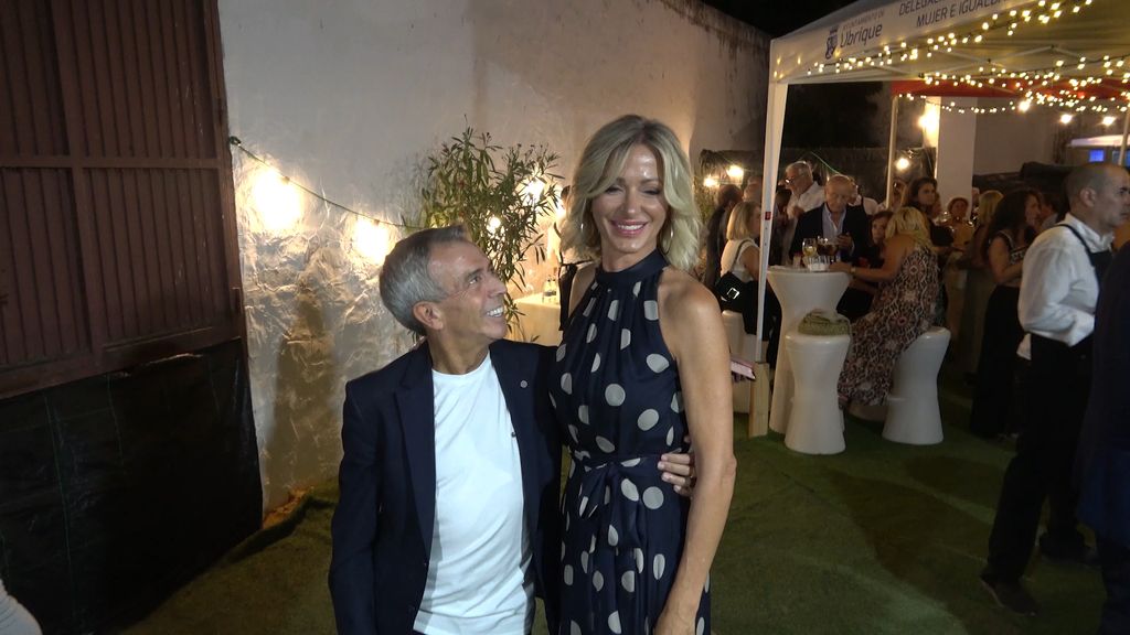 El triunfo del lunar: Susanna Griso deslumbra en el homenaje a 'El Turronero' en Ubrique