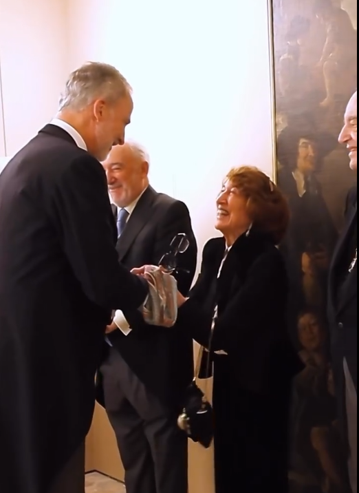 El cariñoso saludo entre el Rey Felipe VI y su profesora y preceptora, Carmen Iglesias