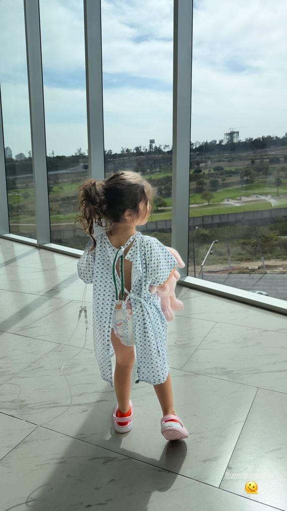 Los papás de Mía compartieron la evolución de la niña.