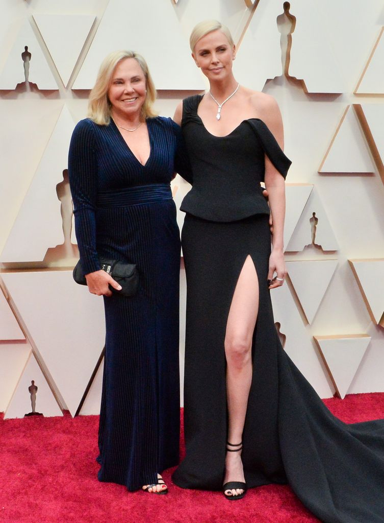 Charlize Theron con su madre, Gerda Maritz