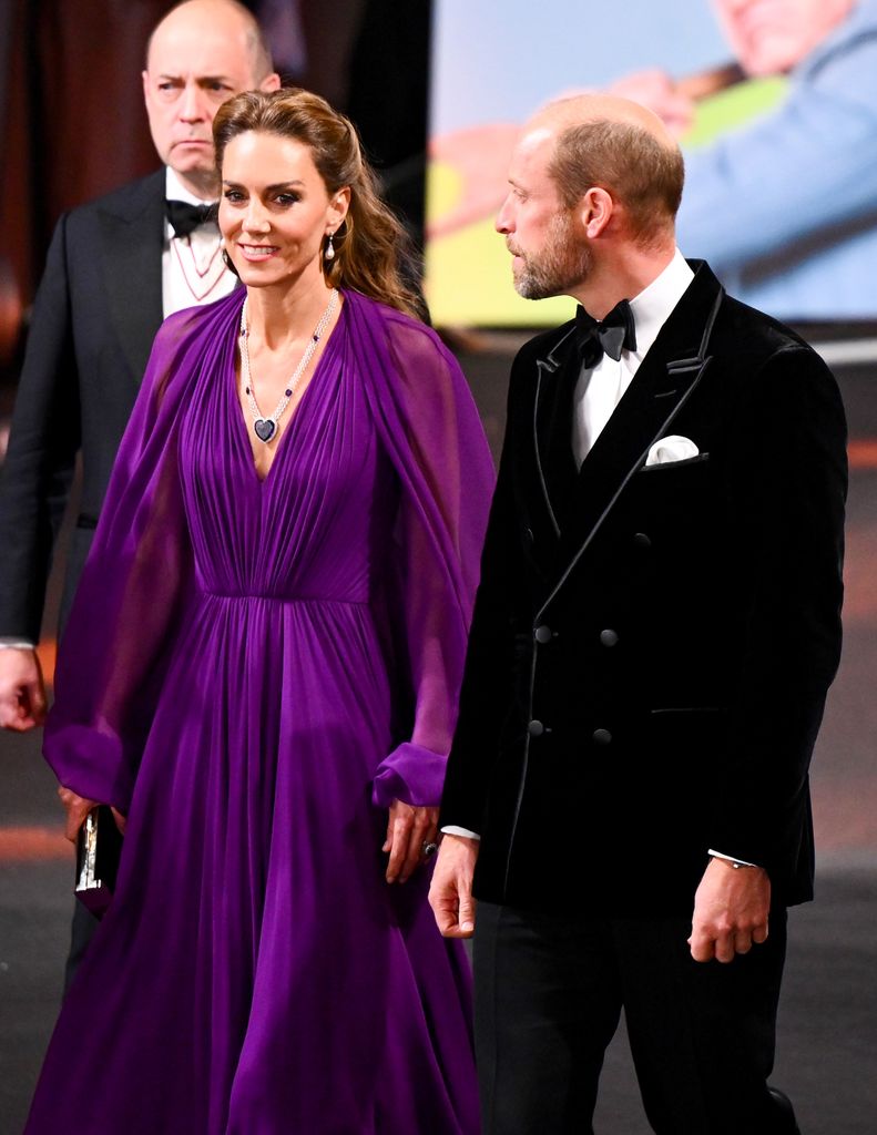 El look de la princesa Kate causó gran impacto; lució elegantísima.