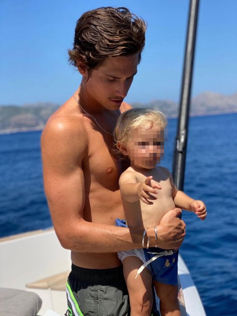 Nacho Aragón con uno de sus sobrinos