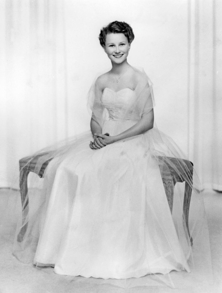La reina Sonja, de soltera Sonja Haraldsen, en una fotografía como adolescente. Soja era hija de un comerciante y se dedicaba a la costura.