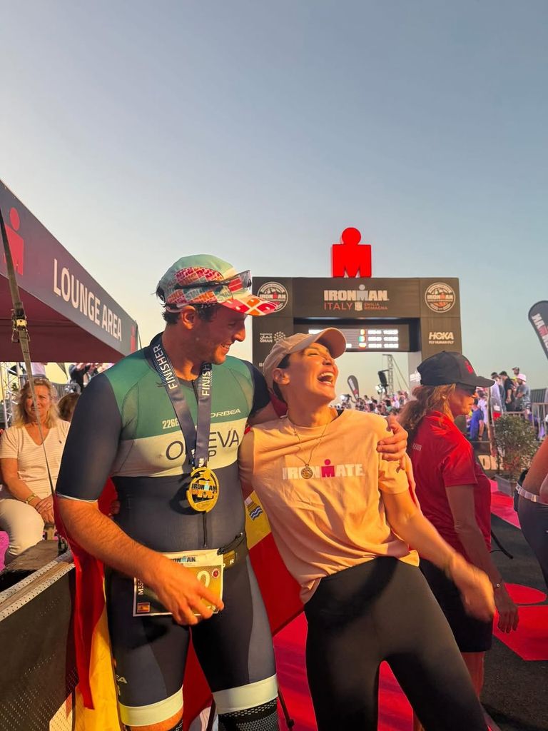 La euforia de Tamara Falcó celebrando el último triunfo de la Ironman de su marido, Iñigo Onieva, en septiembre de 2025