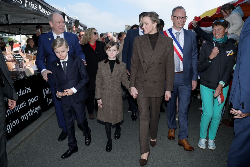 La princesa Charlene y su hija Gabriella se visten a juego con prendas de Ralph Lauren