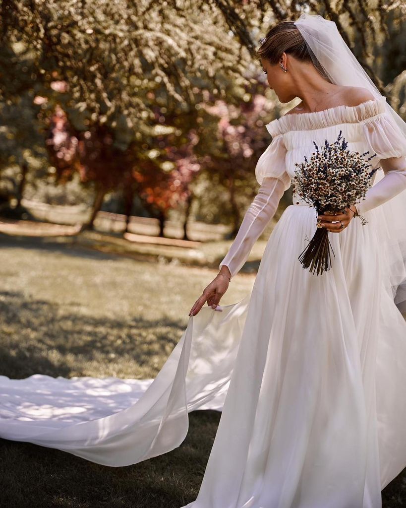 Vestido de novia plisado de escote Bardot