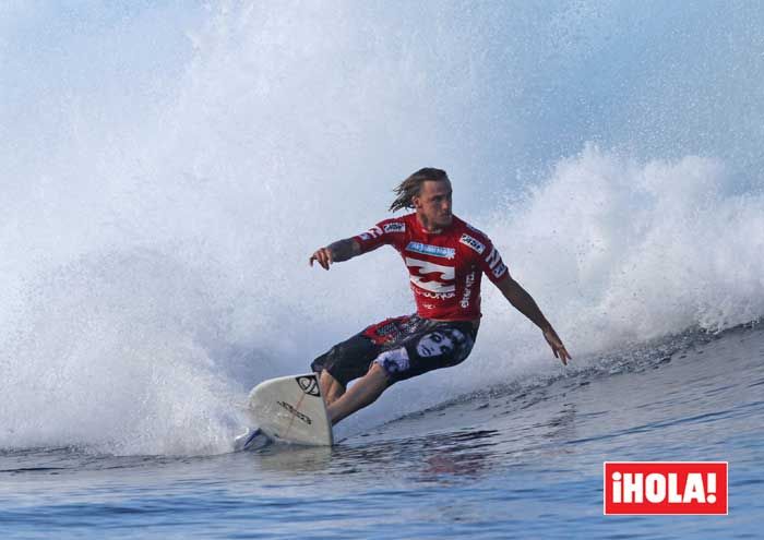 Chris Davidson, surfeando