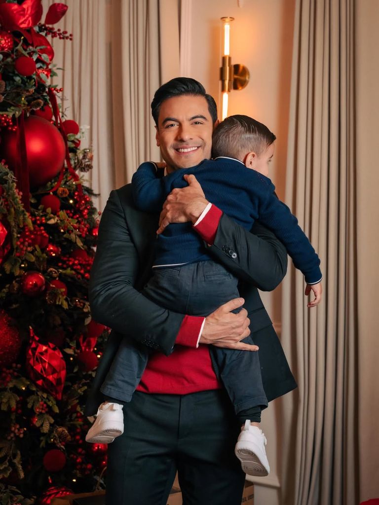 Carlos Rivera y su pequeño hijo León, de 2 años.