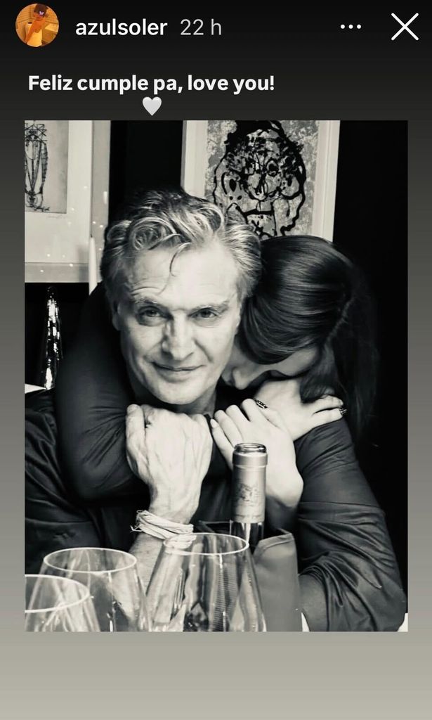 Juan Soler recibió la felicitación de sus hijas