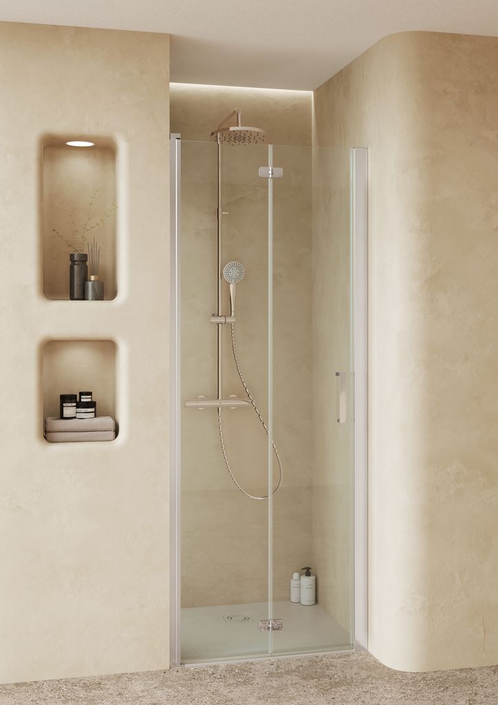 Mampara casi invisible en un baño pequeño
