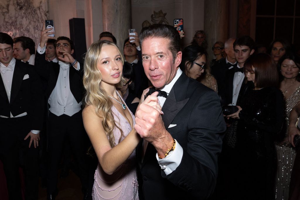 Ruby Kemper y Ross Kemper. La joven es nieta del expropietario de la Metro-Goldwyn-Mayer Studios, Kirk Kerkorian