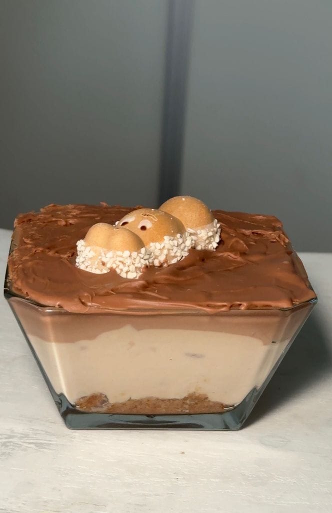 El tiempo de frío es importante para que la tarta adquiera la textura adecuada.